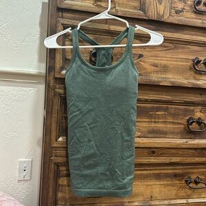 lululemon tank top!